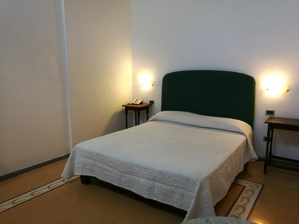 Palazzo Giaraca Hotel Syracuse Buitenkant foto